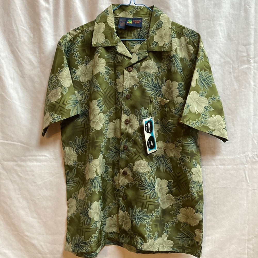 ✨HP✨Roundy Bay Hawaiian shirt